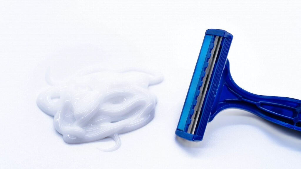 クリームとカミソリ