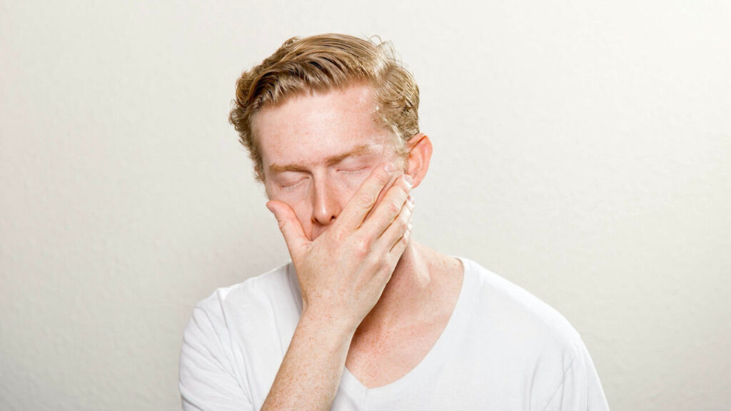 ヒゲ脱毛が痛い男性